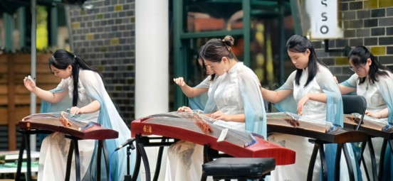 Silk String Music Glen Waverley - Singing Lessons, Musical theatre classes, Guzheng lesson